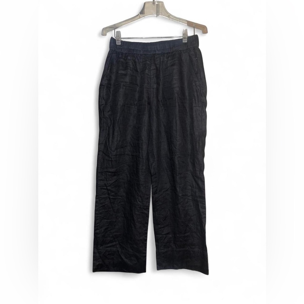 Everlane black straight leg linen pants.